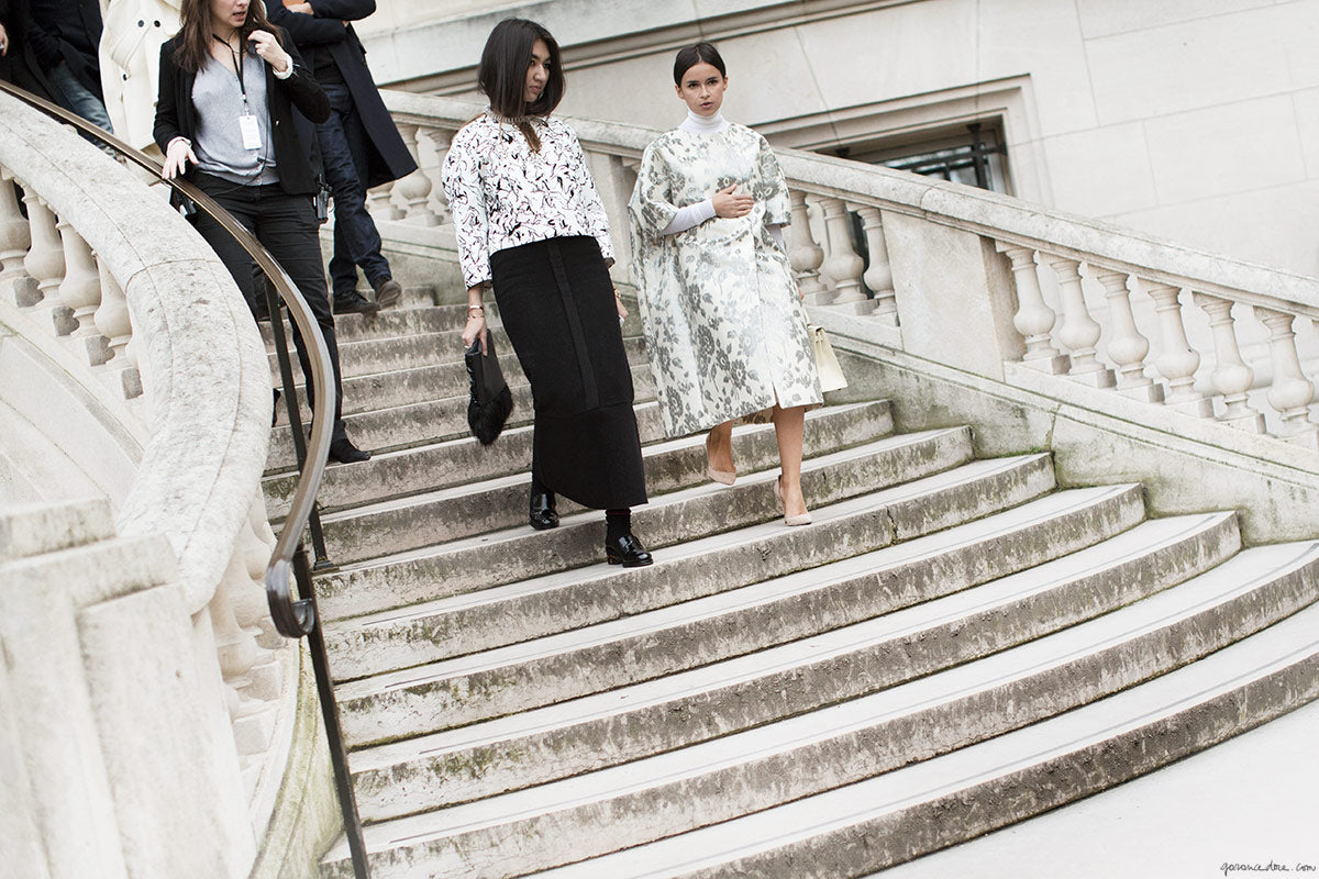 miroslava-outside-chloe