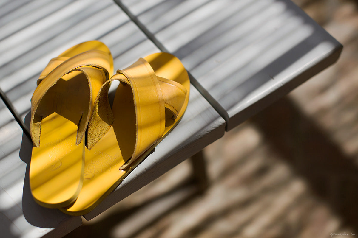 Ancient Greek Sandals, Thais