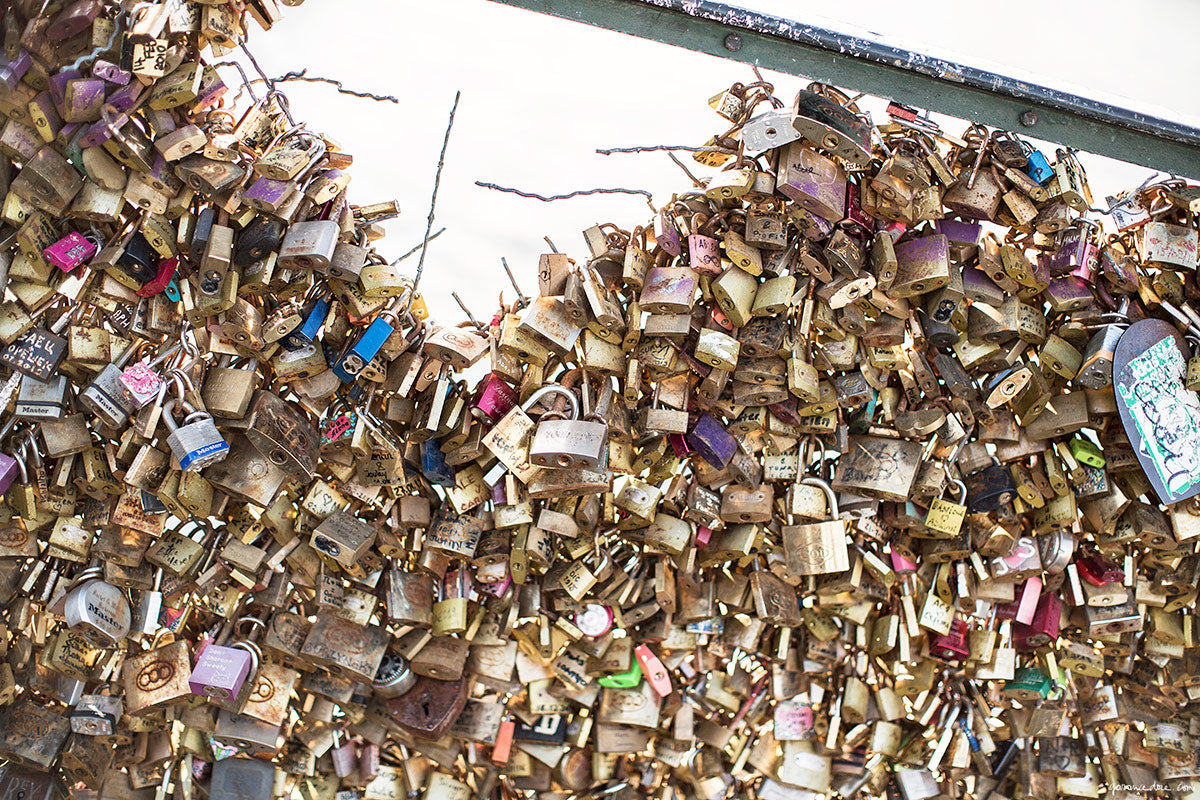 garance-dore-pont-des-arts-paris